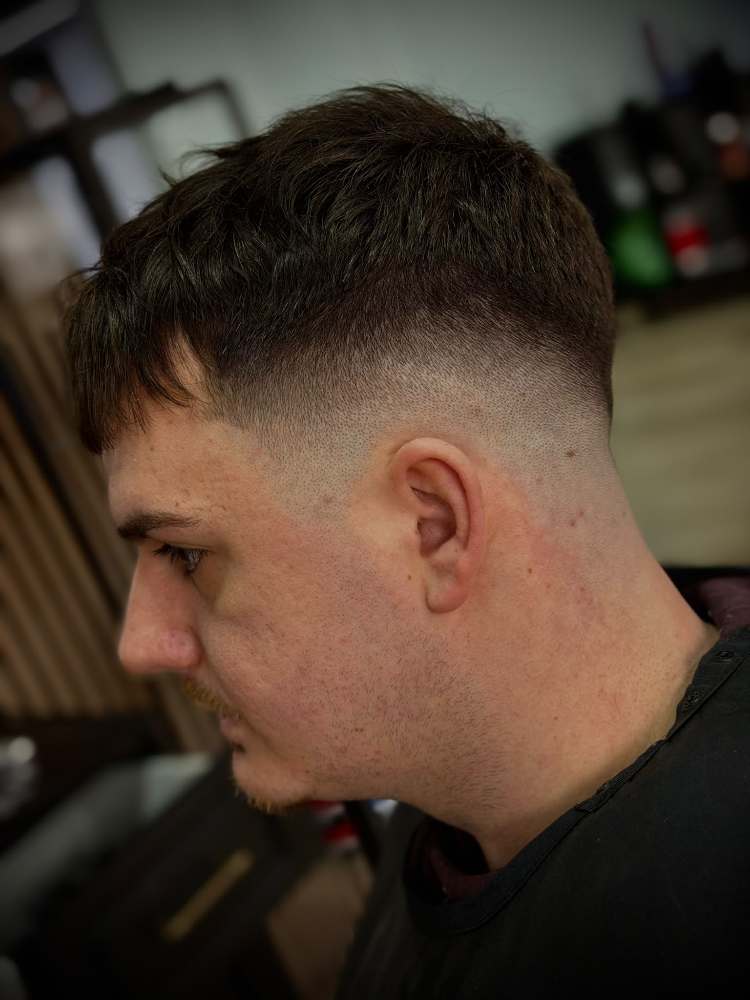 Corte fade y peinado en Academy Rafa Vargas Barberia Santander 7